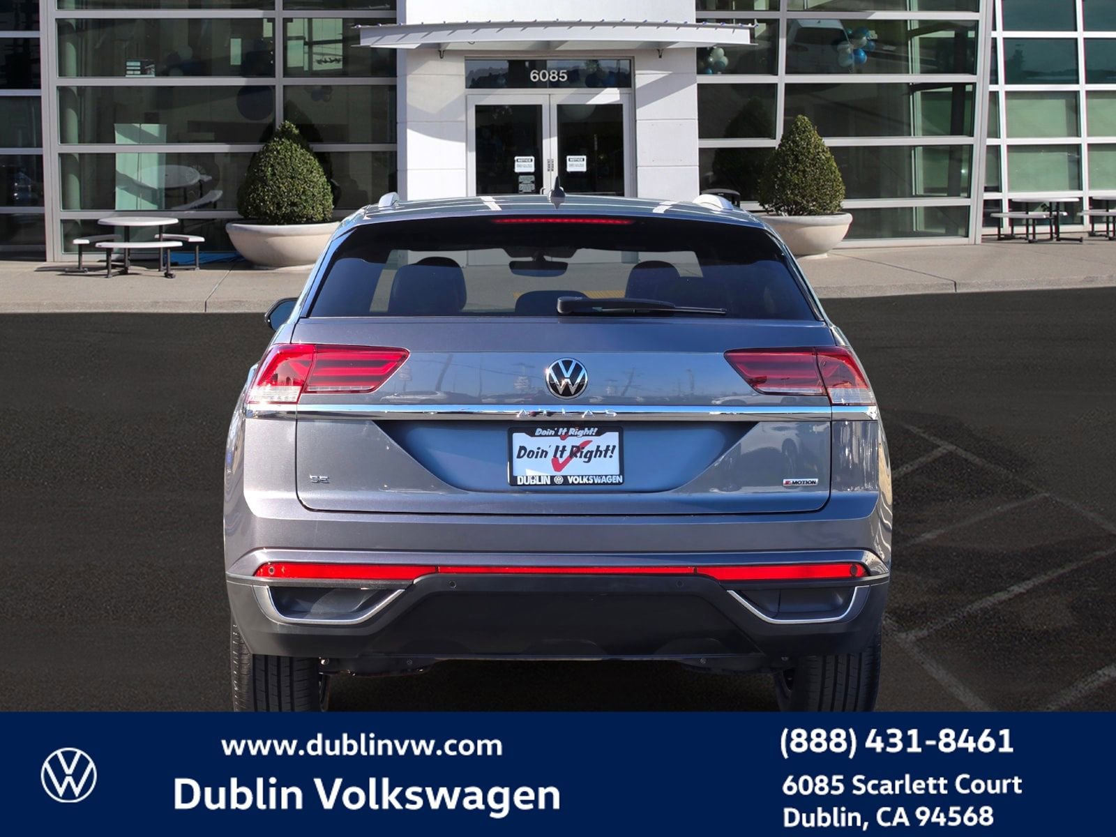 Certified 2021 Volkswagen Atlas Cross Sport SE w/ Panoramic Sunroof Package image 5