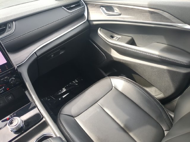 Used 2025 Jeep Grand Cherokee Limited RWD image 19