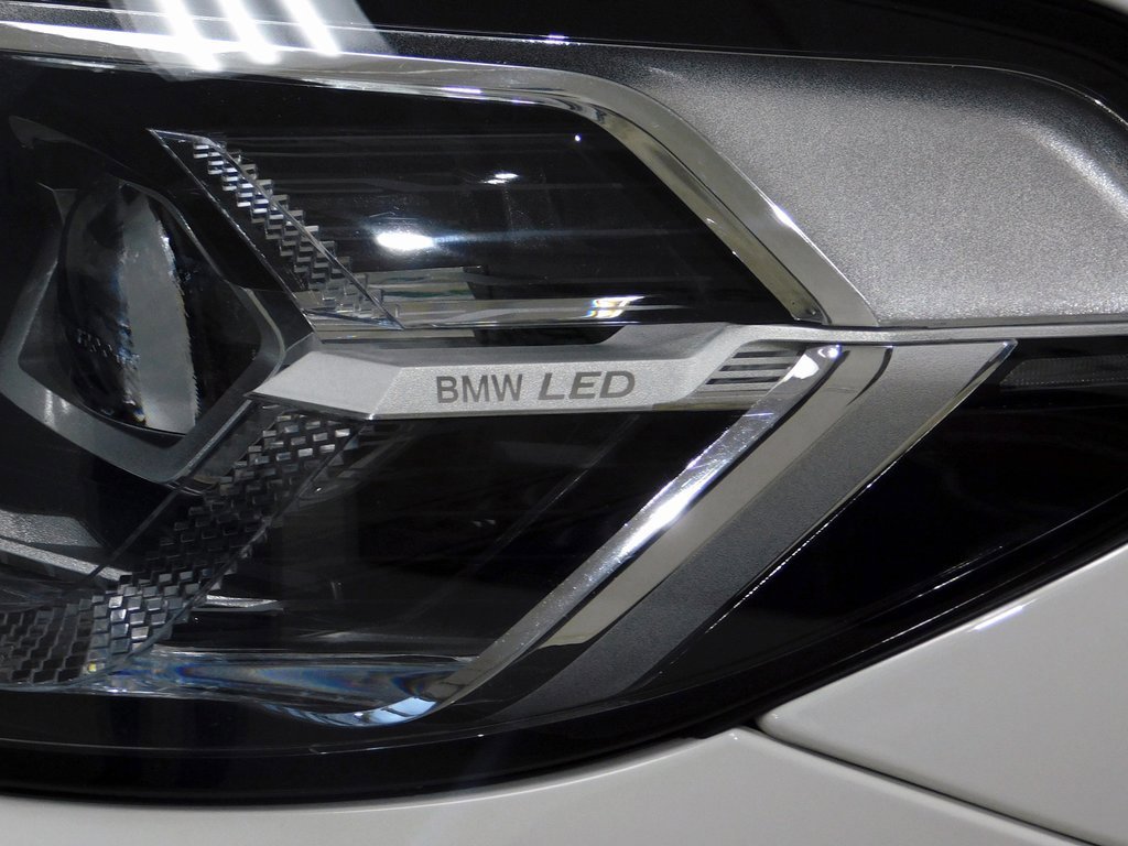 Used 2023 BMW X4 xDrive30i image 17