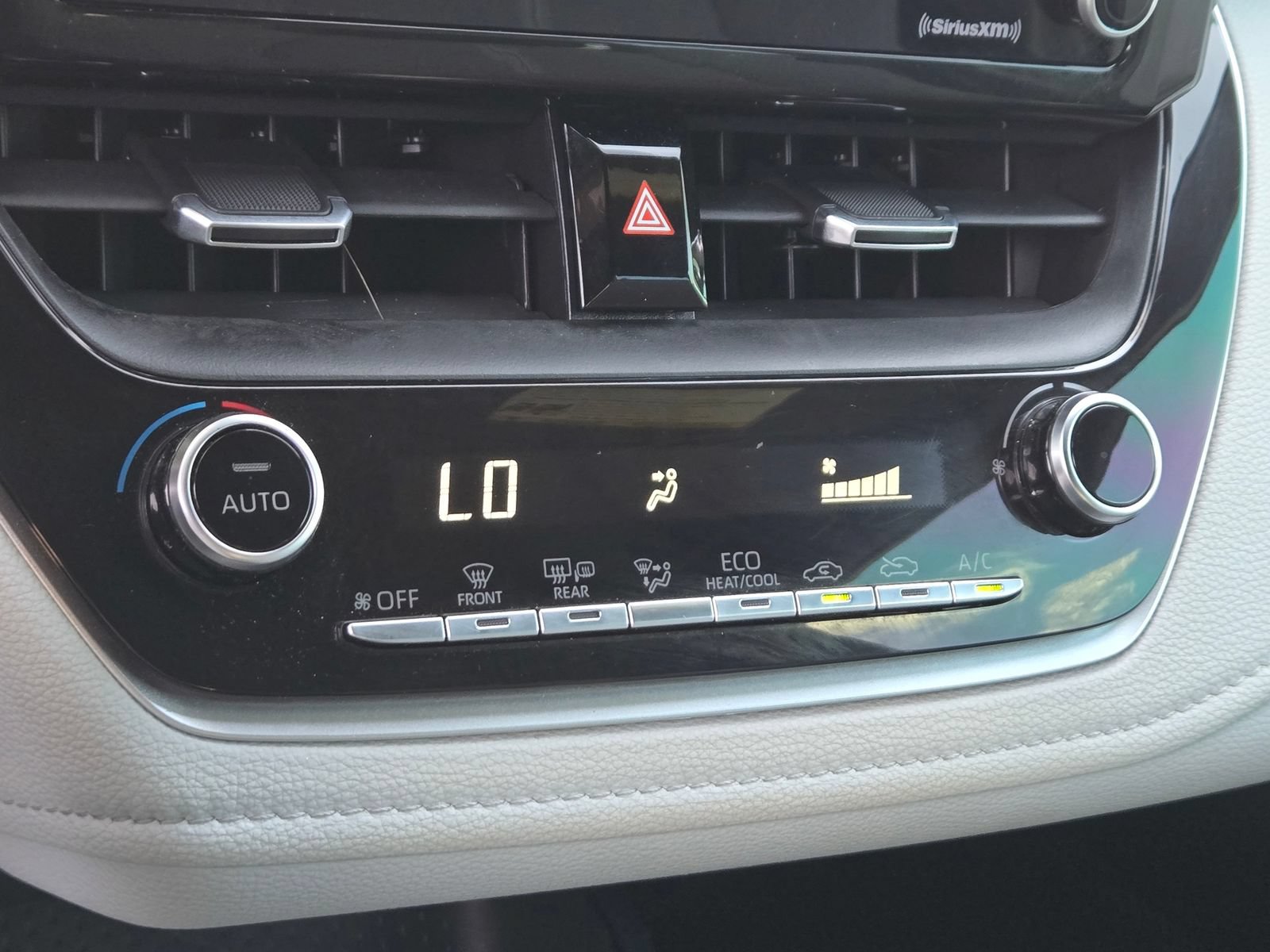 Used 2022 Toyota Corolla SE FWD image 17