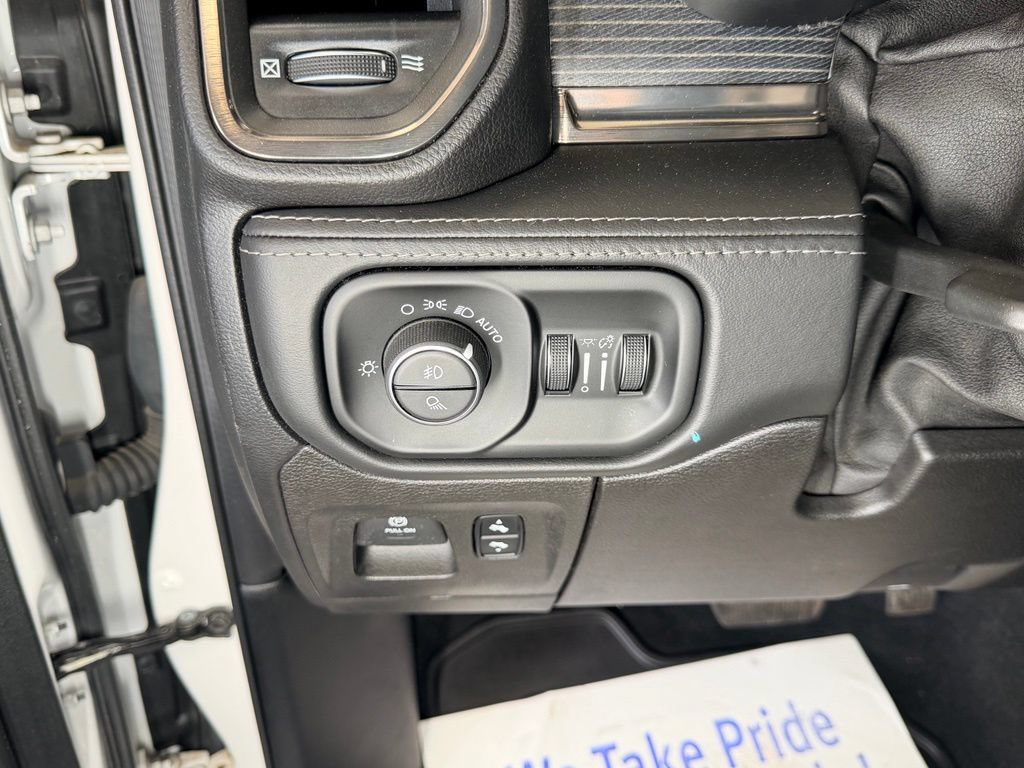 Used 2019 RAM 1500 Limited AWD/4WD image 17