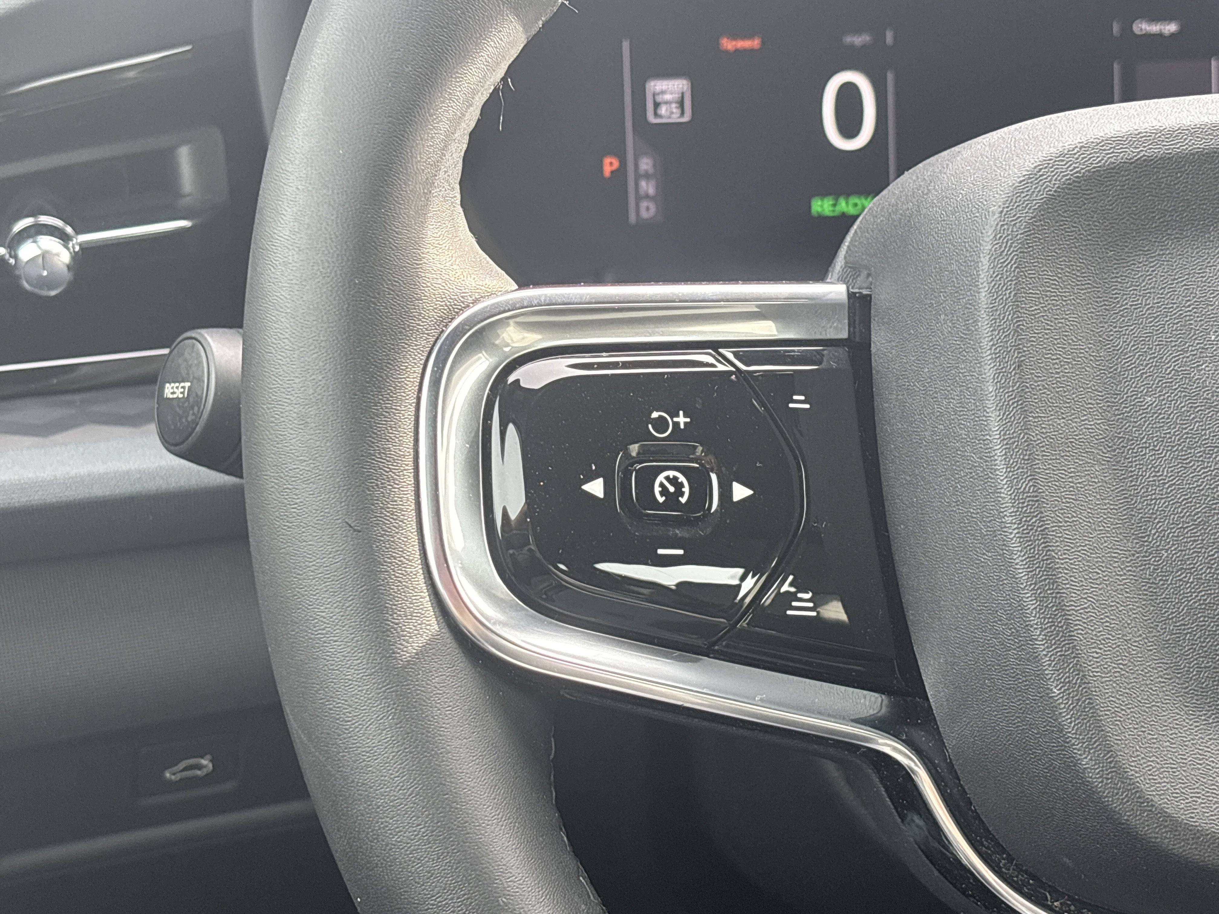 Used 2023 Polestar Polestar 2 image 25