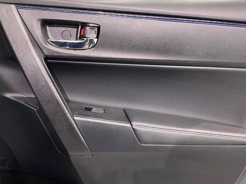 Used 2018 Toyota Corolla SE w/ Carpet Mat Package (TMS) FWD image 24