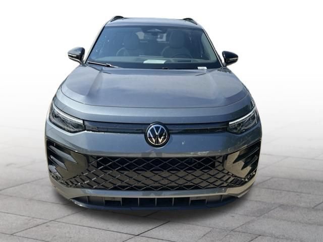 Used 2026 Volkswagen Tiguan SE R-Line AWD/4WD image 3