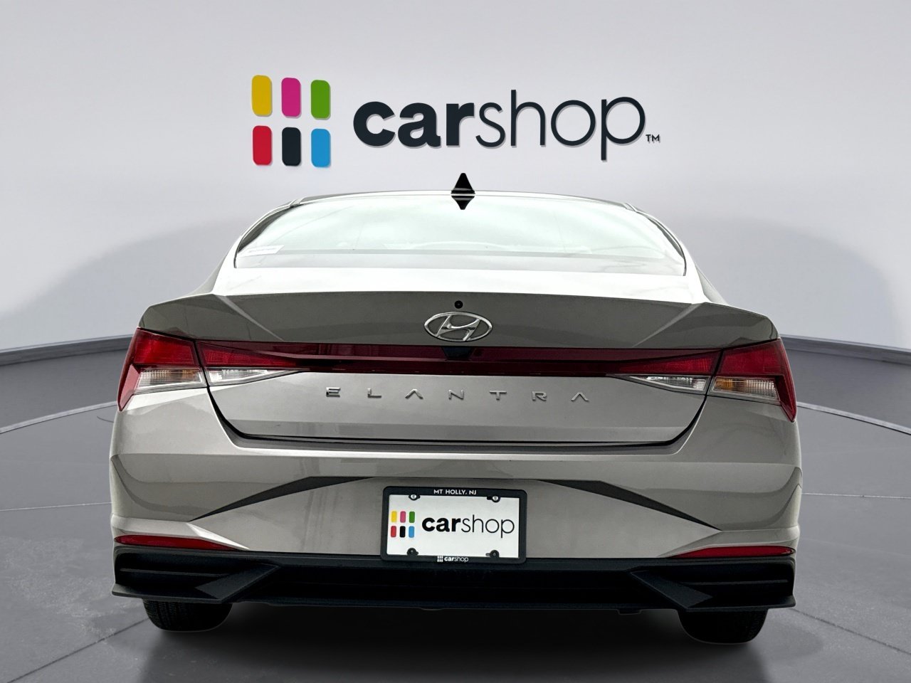 Used 2023 Hyundai Elantra SE w/ Cargo Package FWD image 4