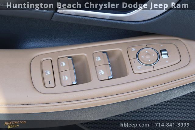 Used 2022 Hyundai Sonata Limited w/ Winter Weather Package image 11