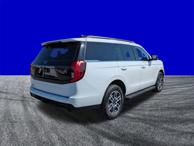 Certified 2025 Ford Expedition Active image 4