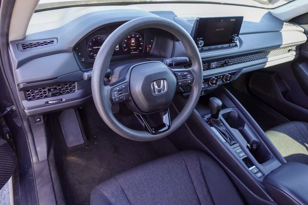 Used 2023 Honda Accord LX image 10