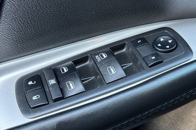 Used 2019 Dodge Journey SE w/ Blacktop Package FWD image 12