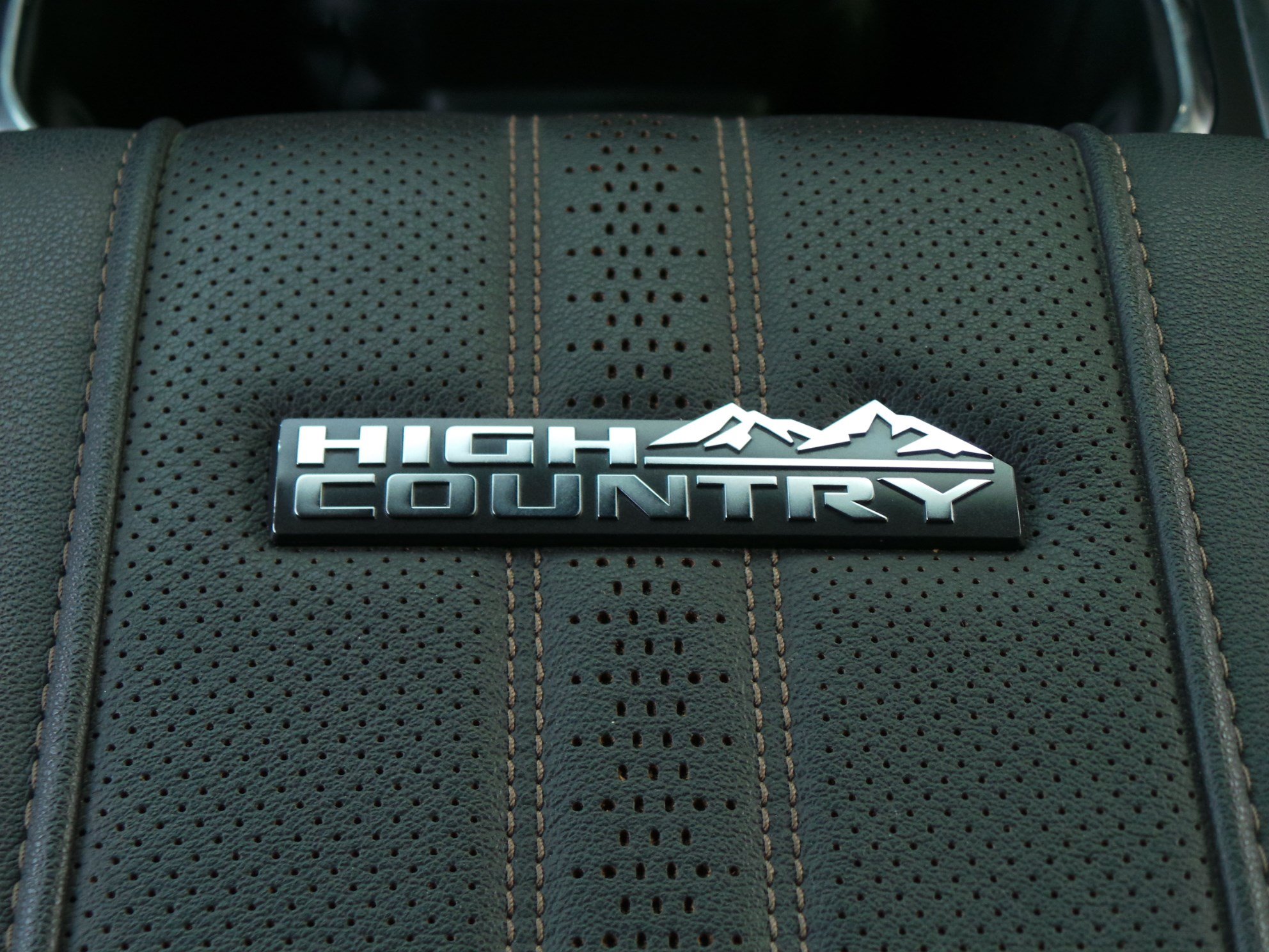 Used 2025 Chevrolet Silverado 3500 High Country w/ High Country Premium Package AWD/4WD image 45
