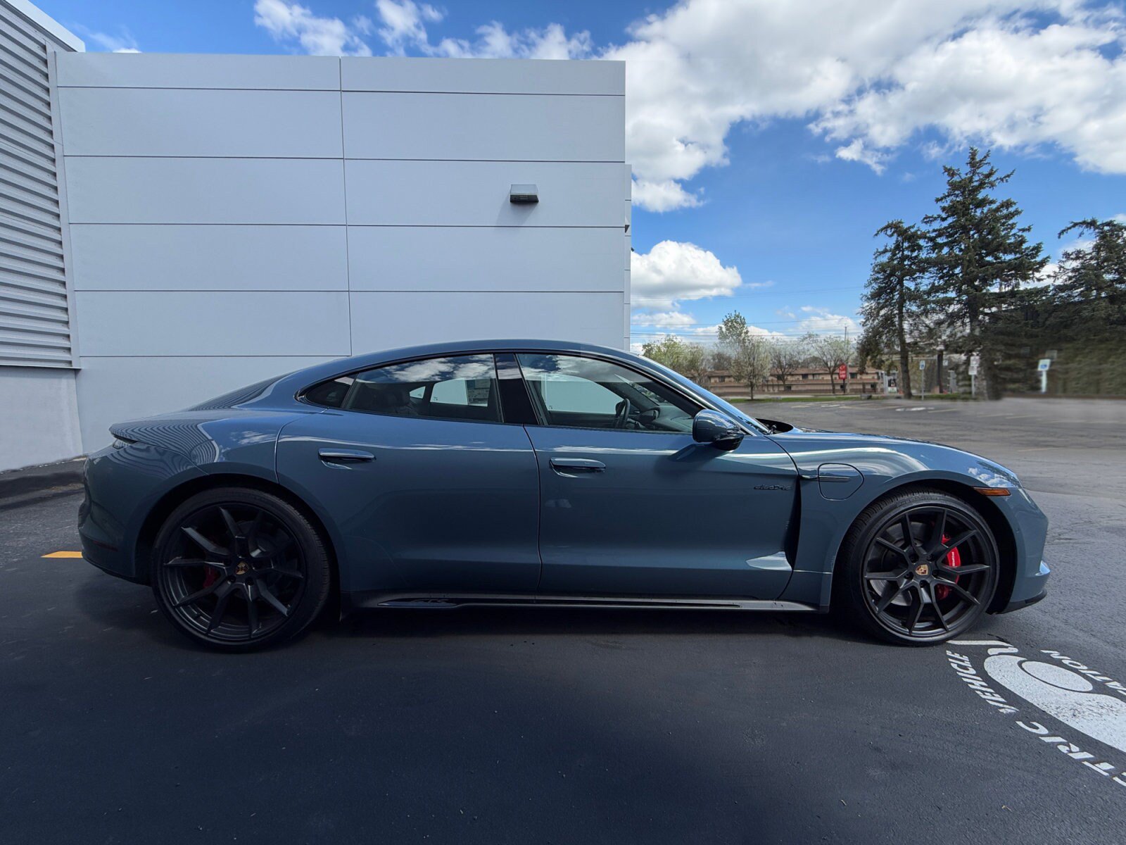 New 2026 Porsche Taycan GTS AWD/4WD image 9