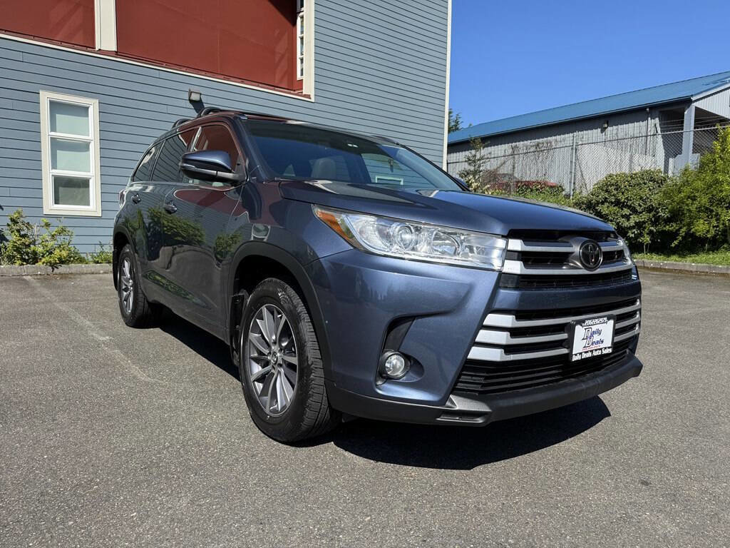 Used 2017 Toyota Highlander XLE image 9