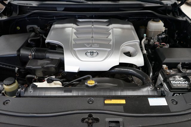 Used 2013 Toyota Land Cruiser image 56