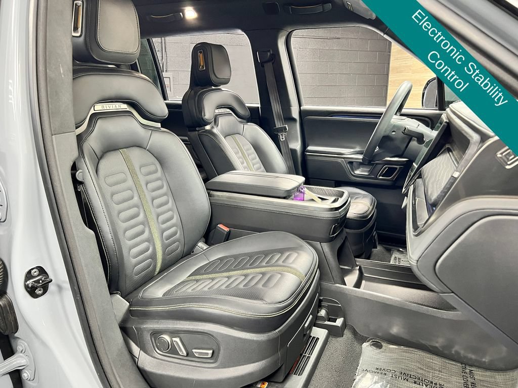 Used 2024 Rivian R1S Adventure AWD/4WD image 8