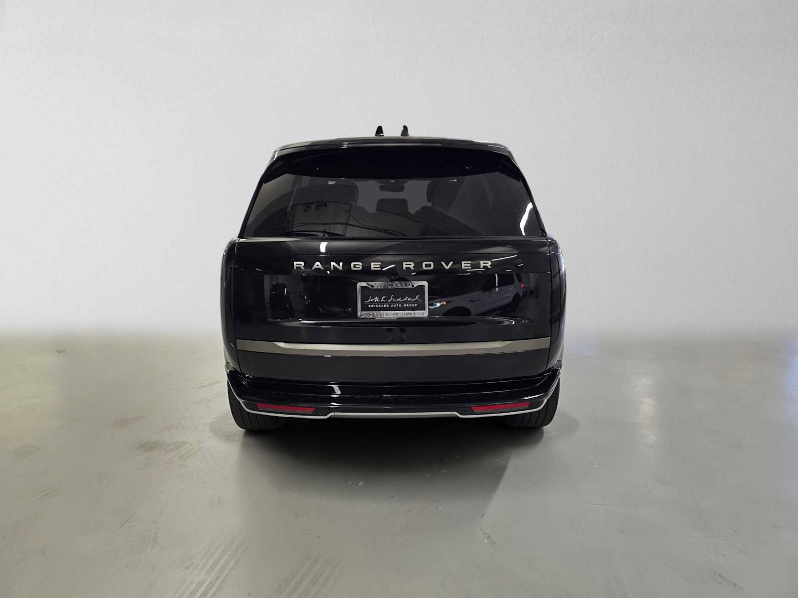 New 2026 Land Rover Range Rover Long Wheelbase SE AWD/4WD image 4