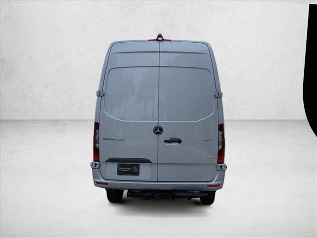 Used 2024 Mercedes-Benz Sprinter 2500 image 7