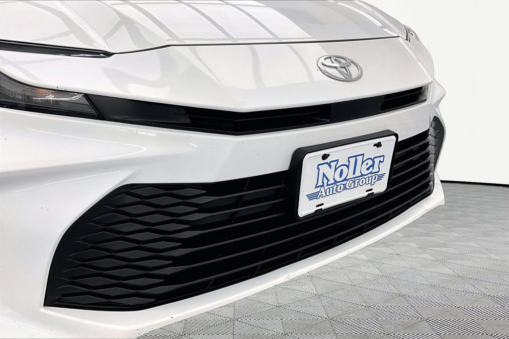 Used 2025 Toyota Camry LE FWD image 28