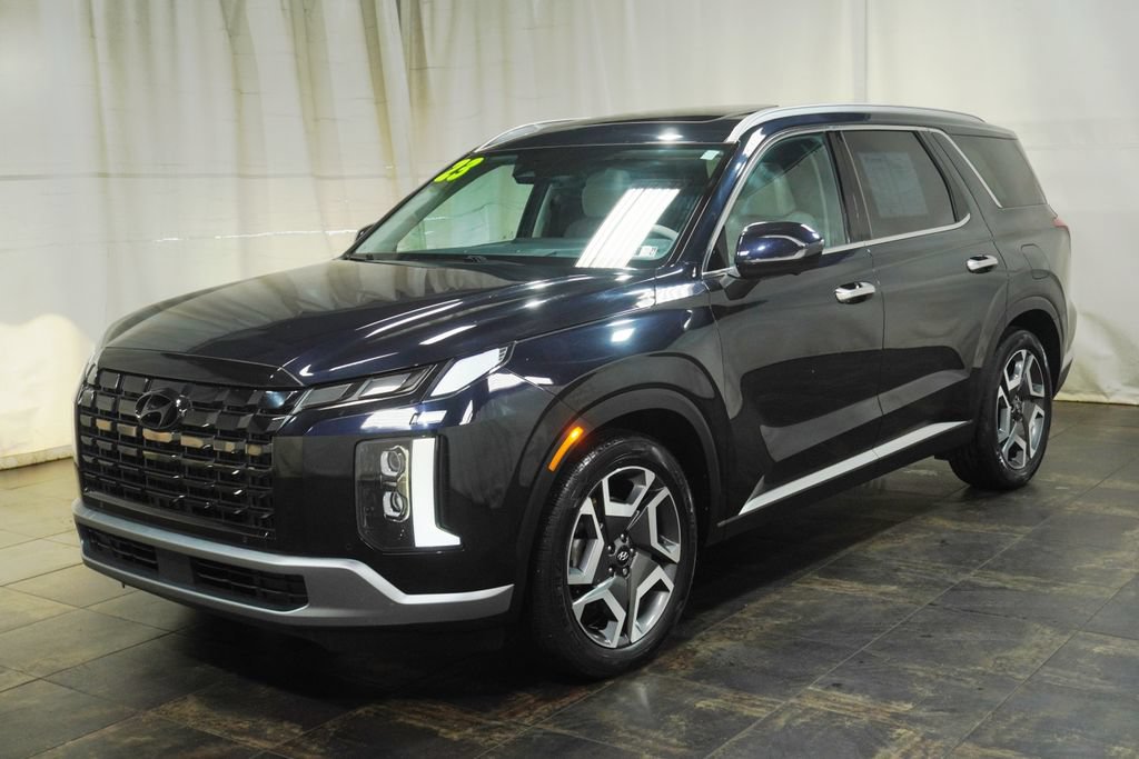 Used 2023 Hyundai Palisade Limited w/ Cargo Package AWD/4WD image 2