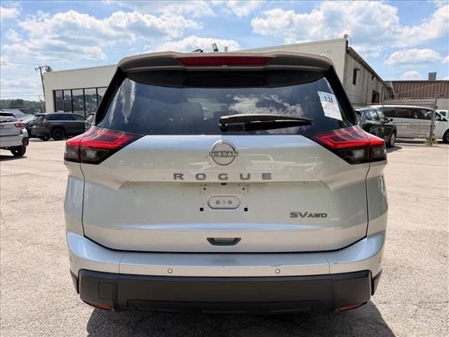 Used 2024 Nissan Rogue SV AWD/4WD image 5