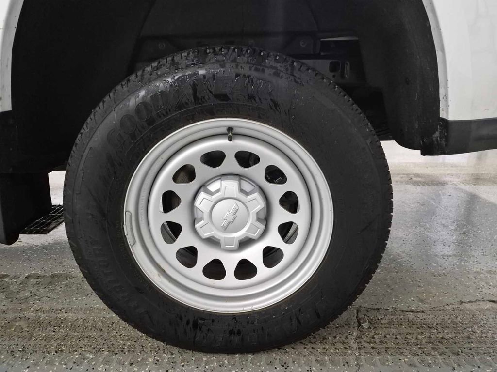 Used 2024 Chevrolet Colorado W/T image 21