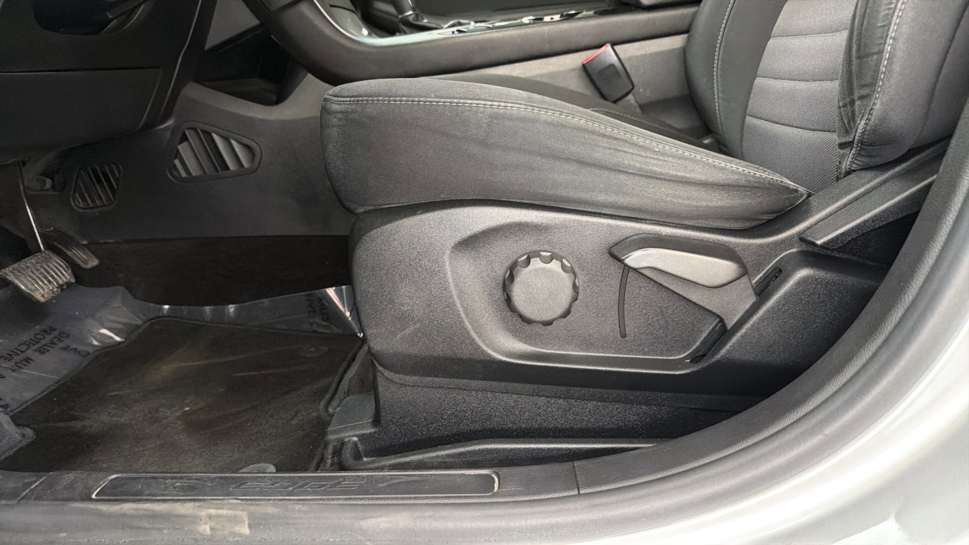 Used 2016 Ford Edge SE image 20