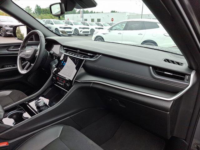 Certified 2023 Jeep Grand Cherokee Altitude image 13