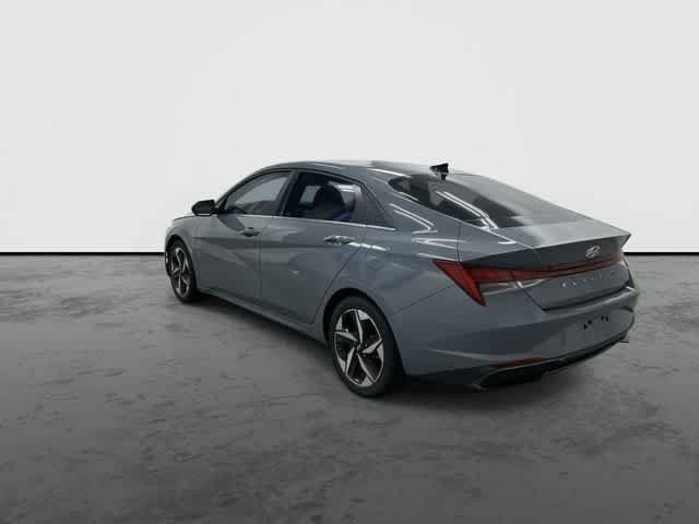 Used 2023 Hyundai Elantra Limited w/ Cargo Package FWD image 2