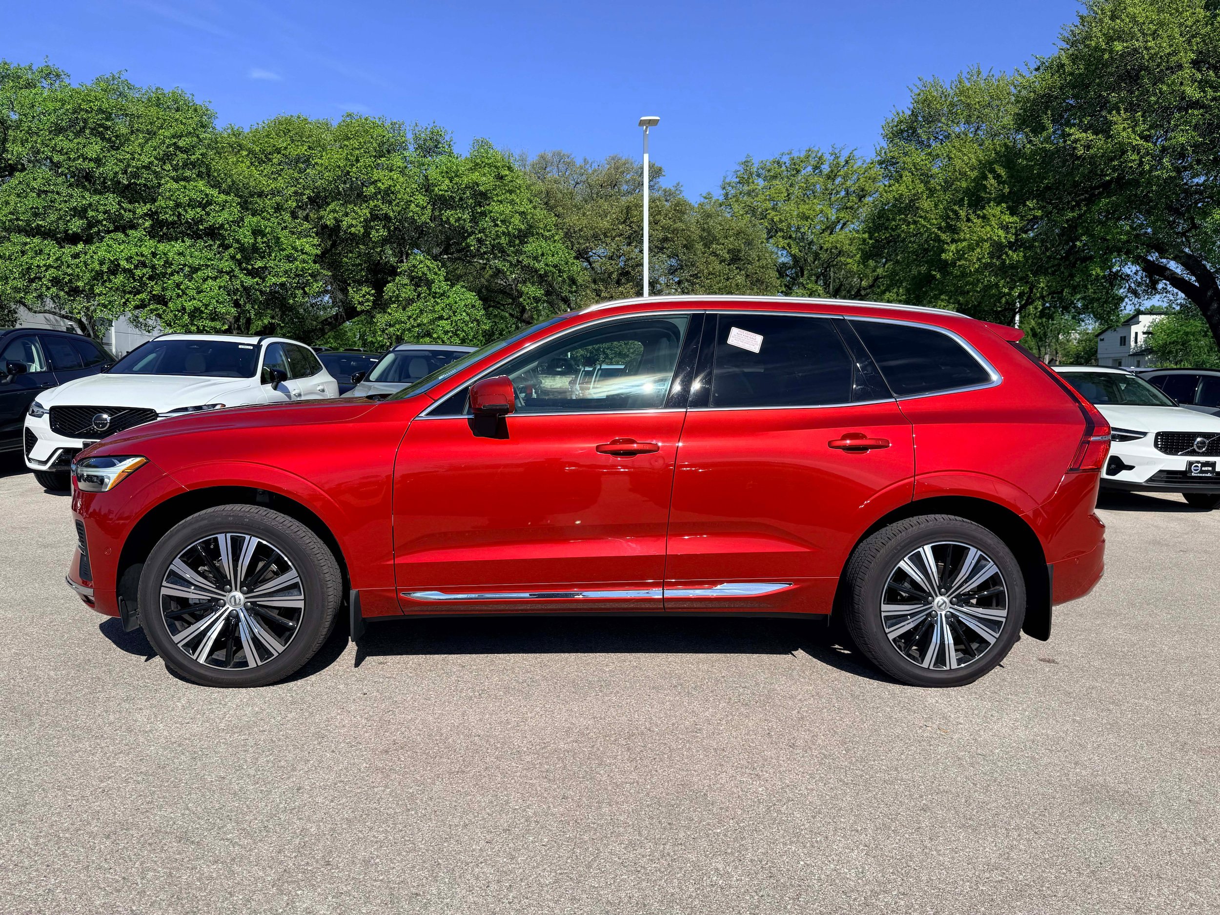 Certified 2023 Volvo XC60 B5 Plus w/ Climate Package image 3