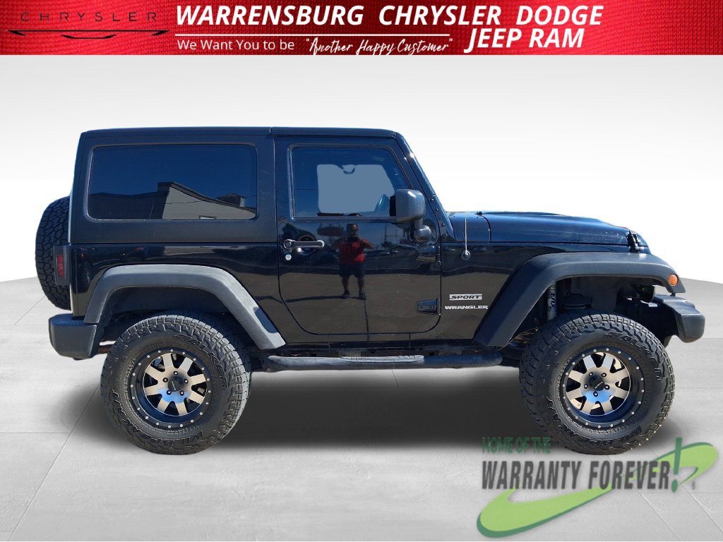 Used 2015 Jeep Wrangler Sport w/ Connectivity Group AWD/4WD image 3