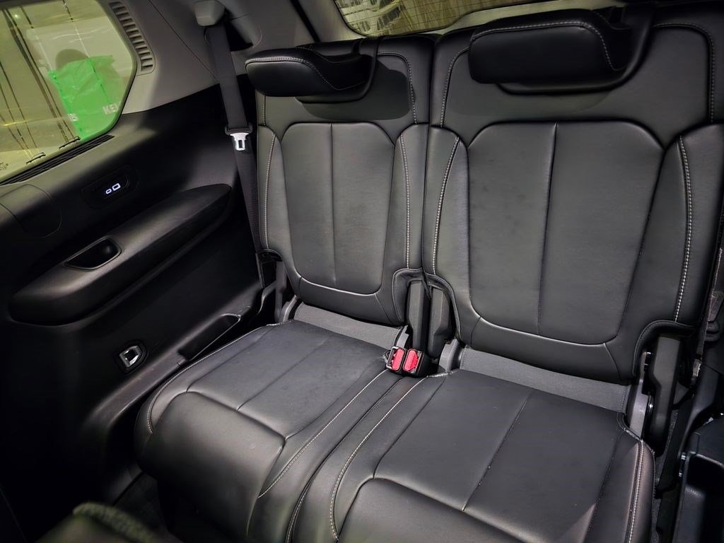 Used 2021 Jeep Grand Cherokee L Limited AWD/4WD image 33