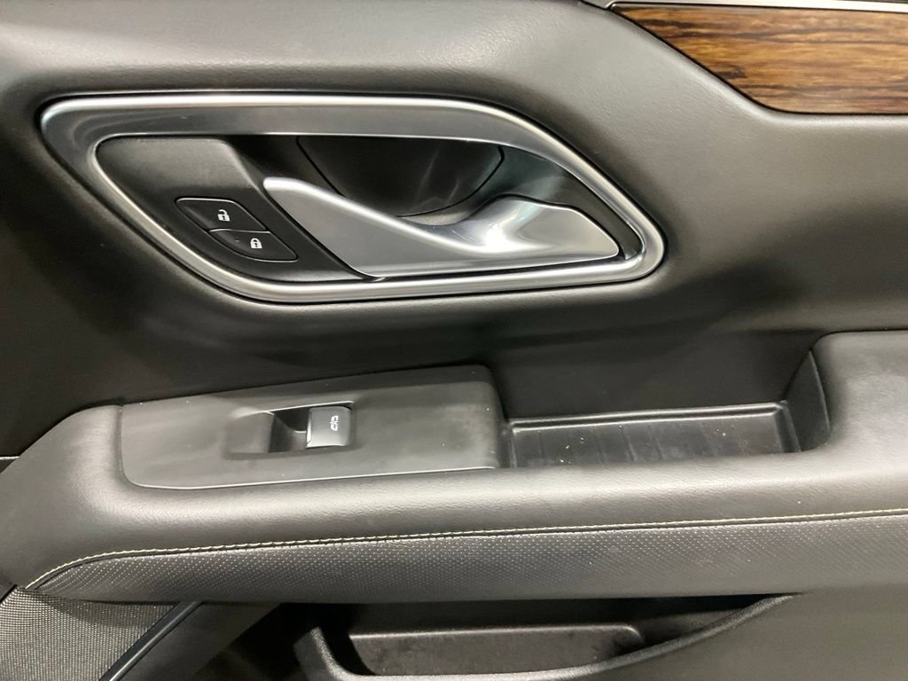 Used 2022 Chevrolet Suburban Premier RWD image 13