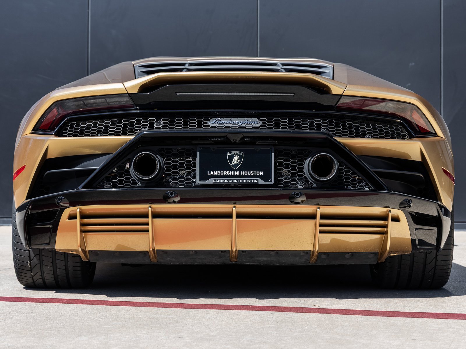 Used 2020 Lamborghini Huracan EVO image 7