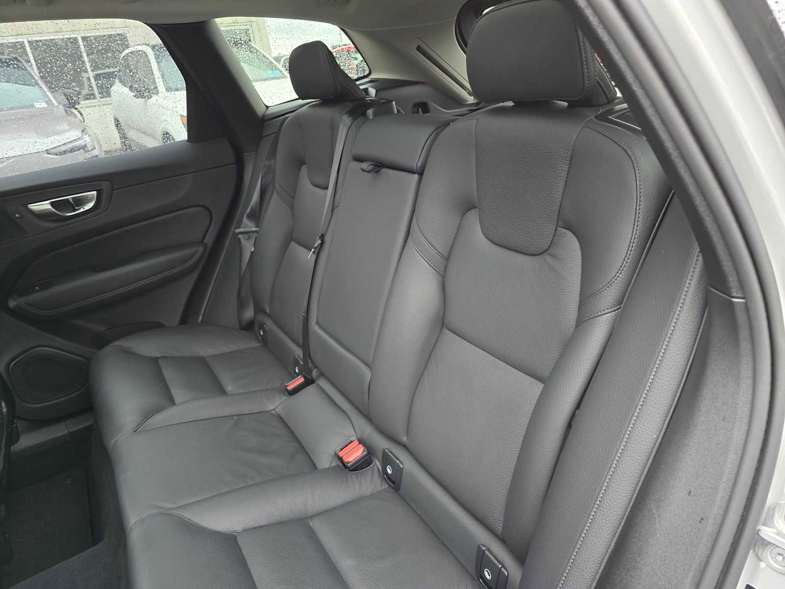 Certified 2025 Volvo XC60 B5 Plus image 17