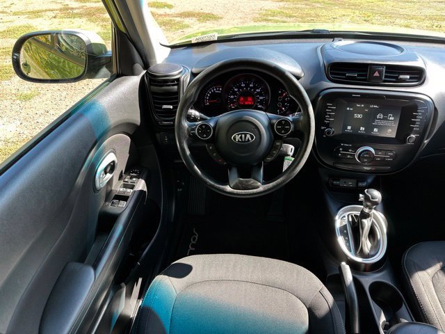 Used 2018 Kia Soul + FWD image 28