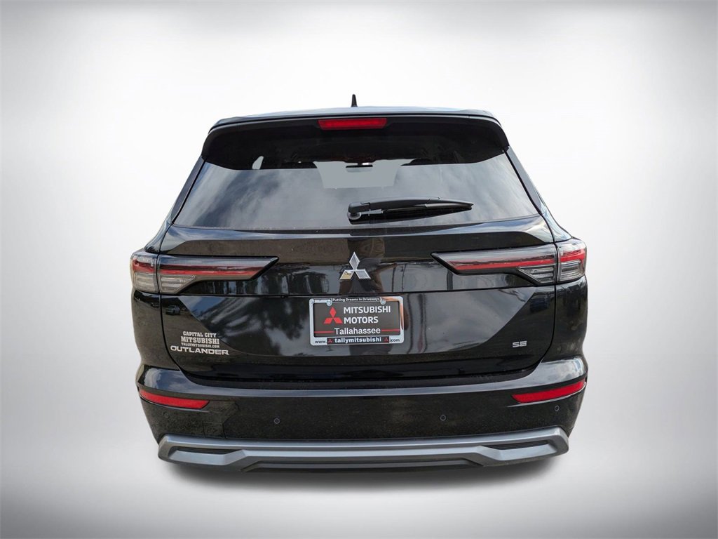 New 2025 Mitsubishi Outlander SE image 5