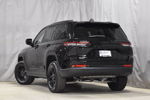 New 2025 Jeep Grand Cherokee Altitude image 7