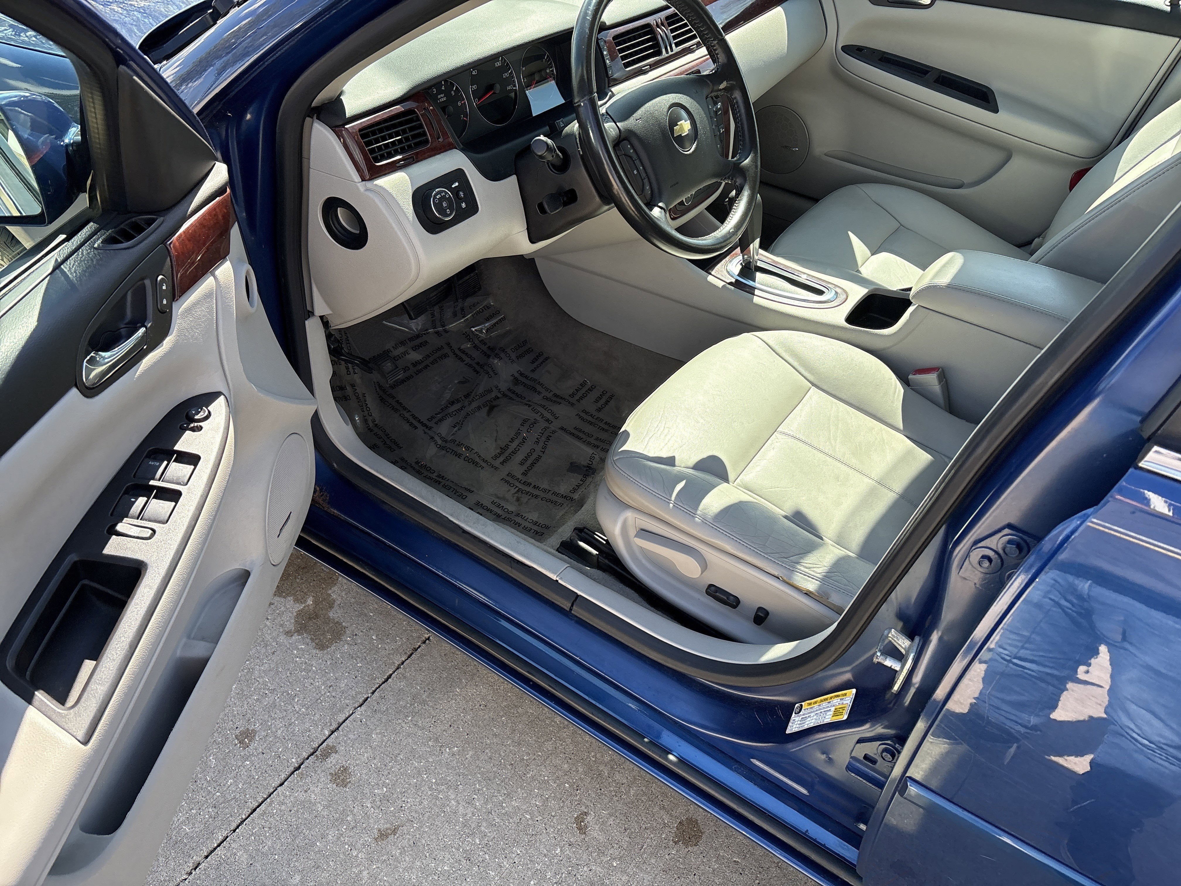 Used 2006 Chevrolet Impala LTZ FWD image 12