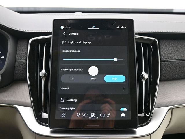 New 2026 Volvo XC90 T8 Ultra w/ Protection Package Premier image 17