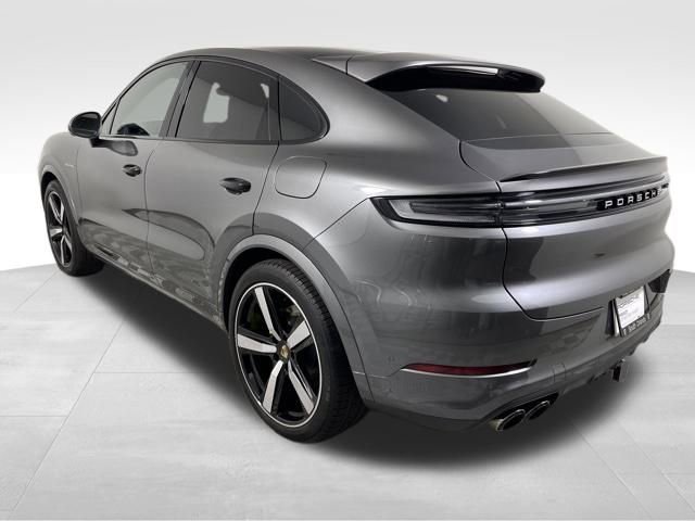 Used 2025 Porsche Cayenne E-Hybrid Coupe image 3
