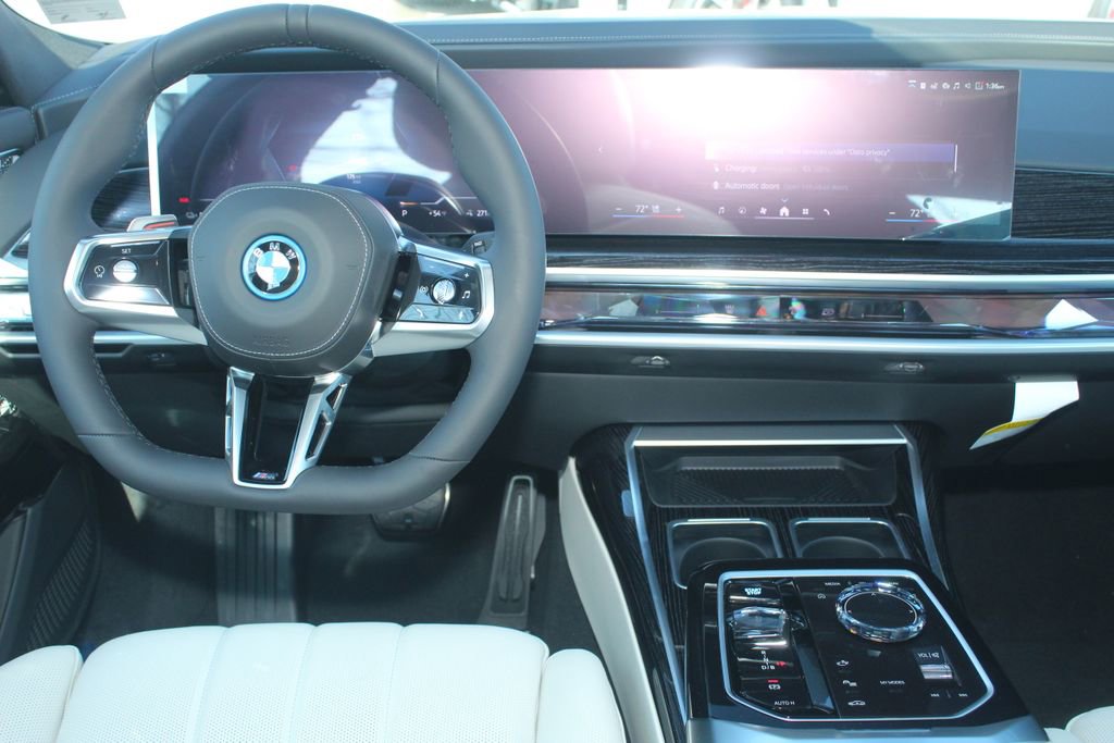 New 2026 BMW i7 xDrive60 w/ Executive Package AWD/4WD image 18