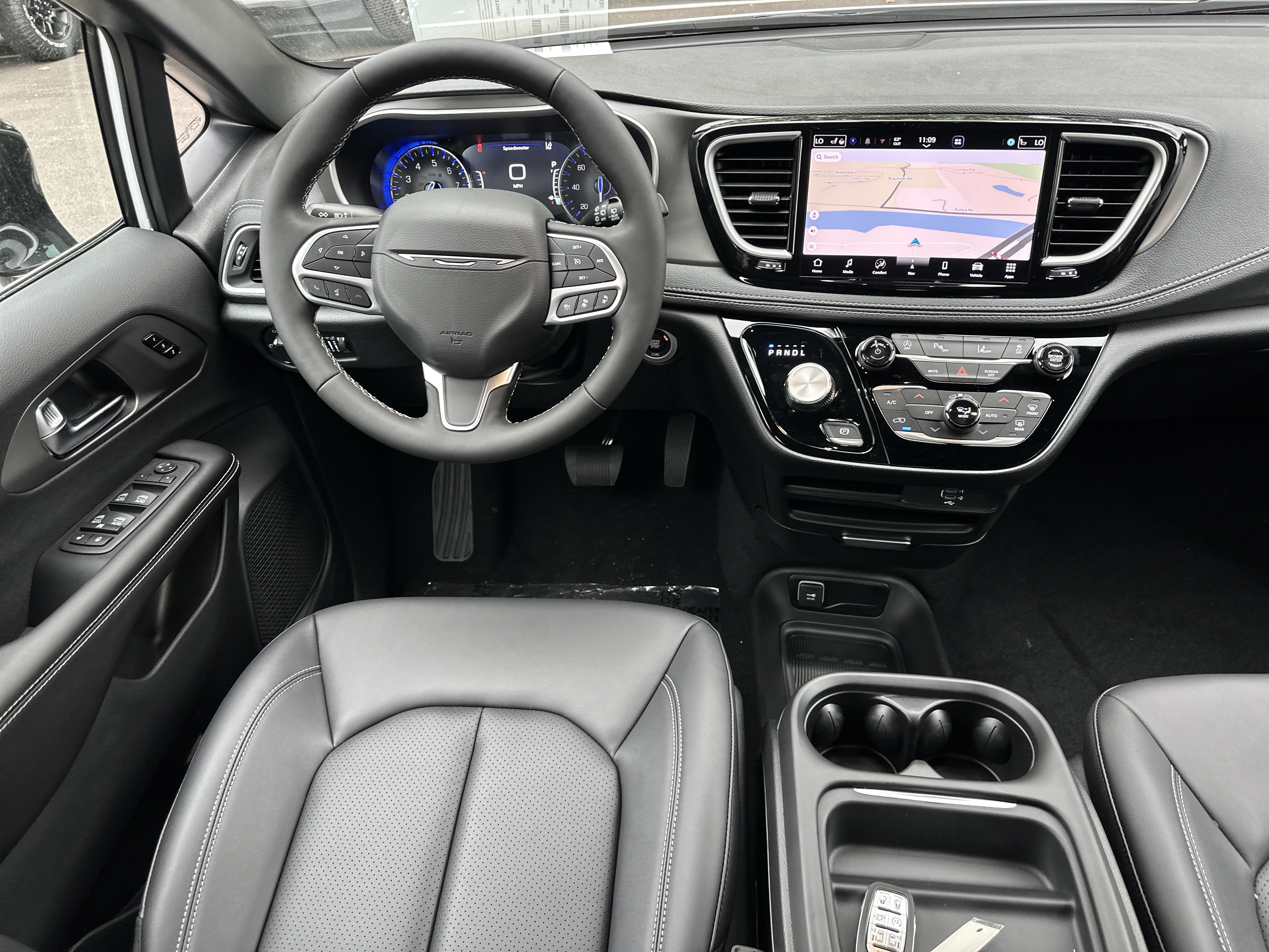 New 2027 Chrysler Pacifica Select w/ Family Tech Group FWD image 29