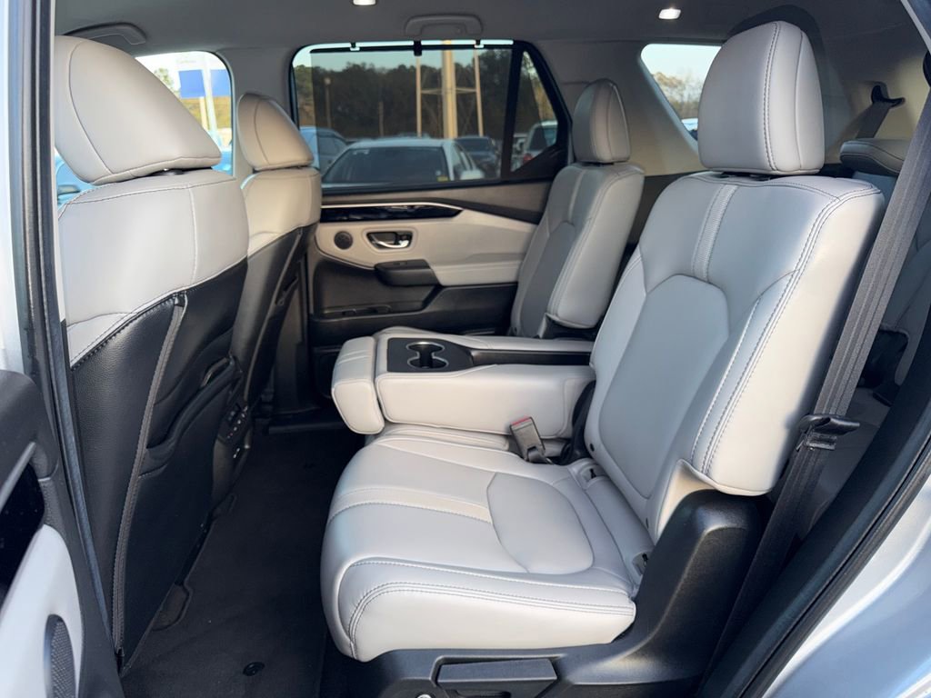 Used 2025 Honda Pilot EX-L image 24