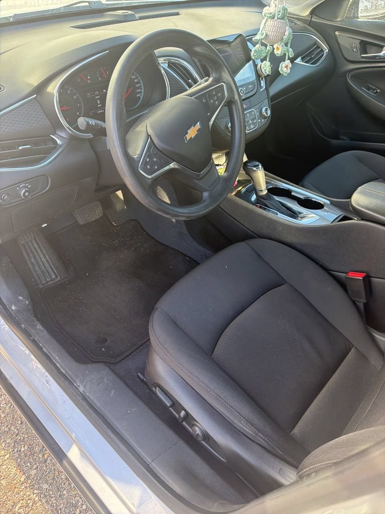 Used 2019 Chevrolet Malibu LT FWD image 5