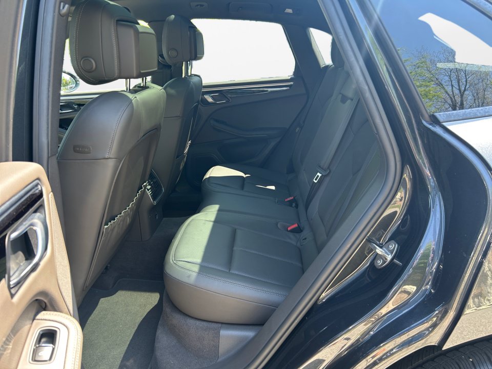 Used 2021 Porsche Macan AWD/4WD image 13