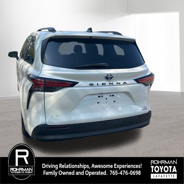 Used 2021 Toyota Sienna XLE FWD image 4