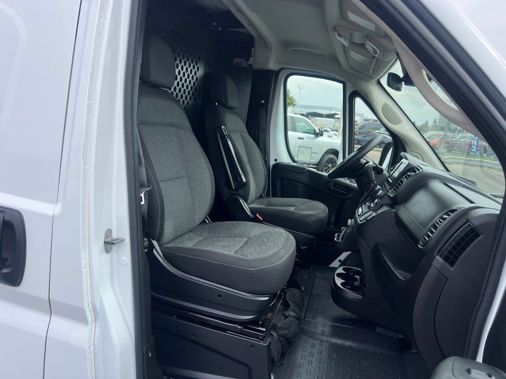 Used 2025 RAM ProMaster 2500 w/ U-Haul Equipment Group FWD image 29