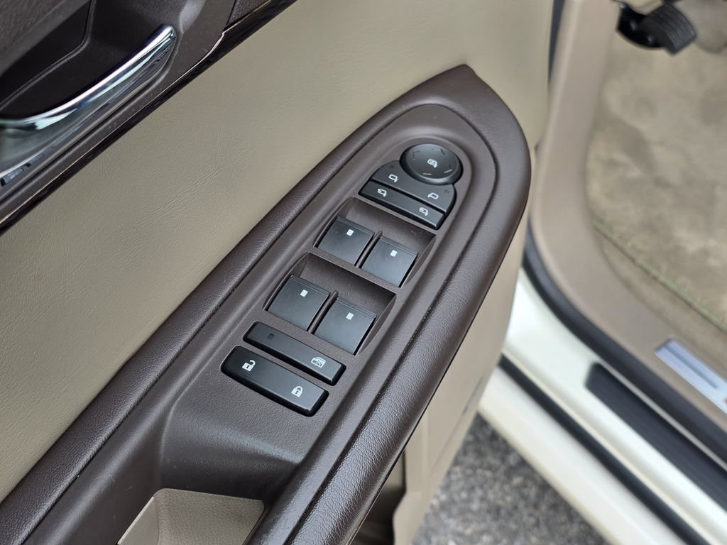 Used 2015 GMC Acadia Denali FWD image 18