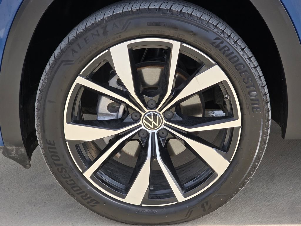 Used 2025 Volkswagen Atlas SEL Premium R-Line image 10