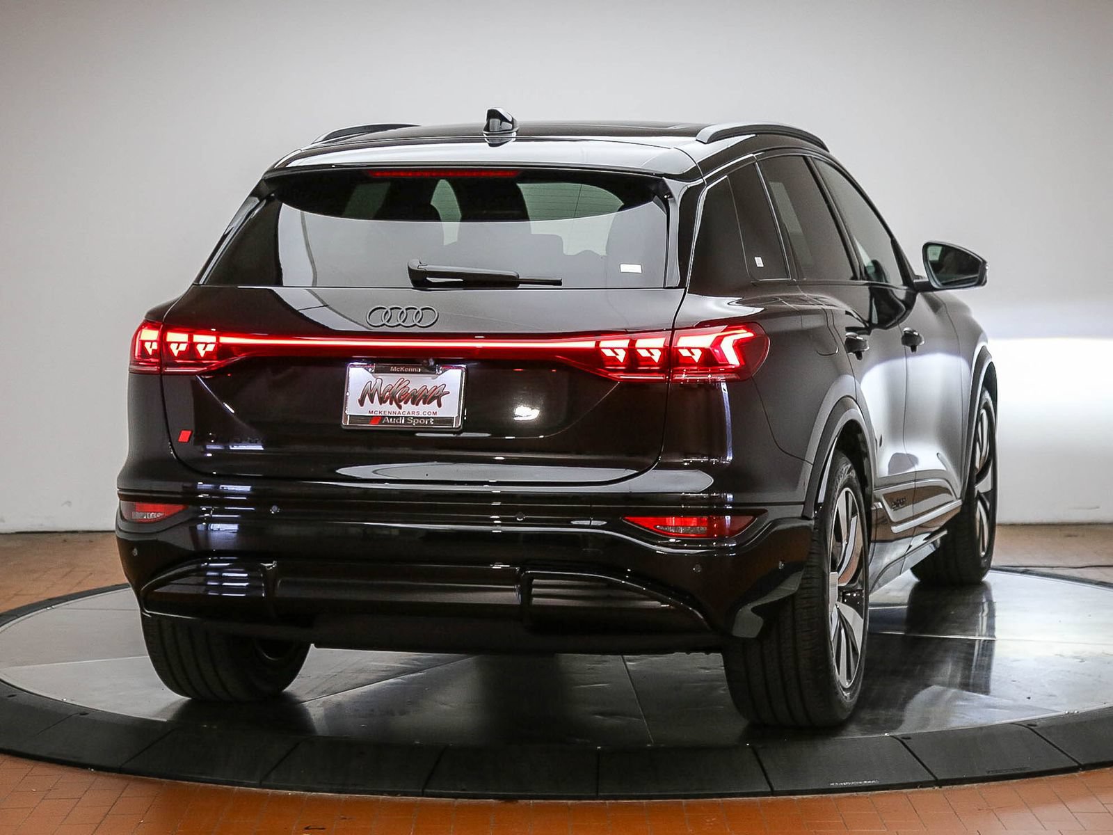 New 2027 Audi SQ6 e-tron Prestige AWD/4WD image 5