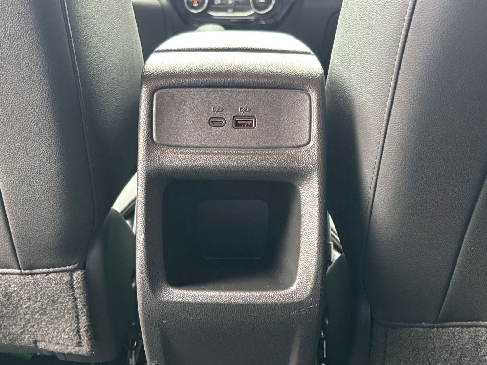 Used 2025 Chevrolet Trax LT FWD image 23